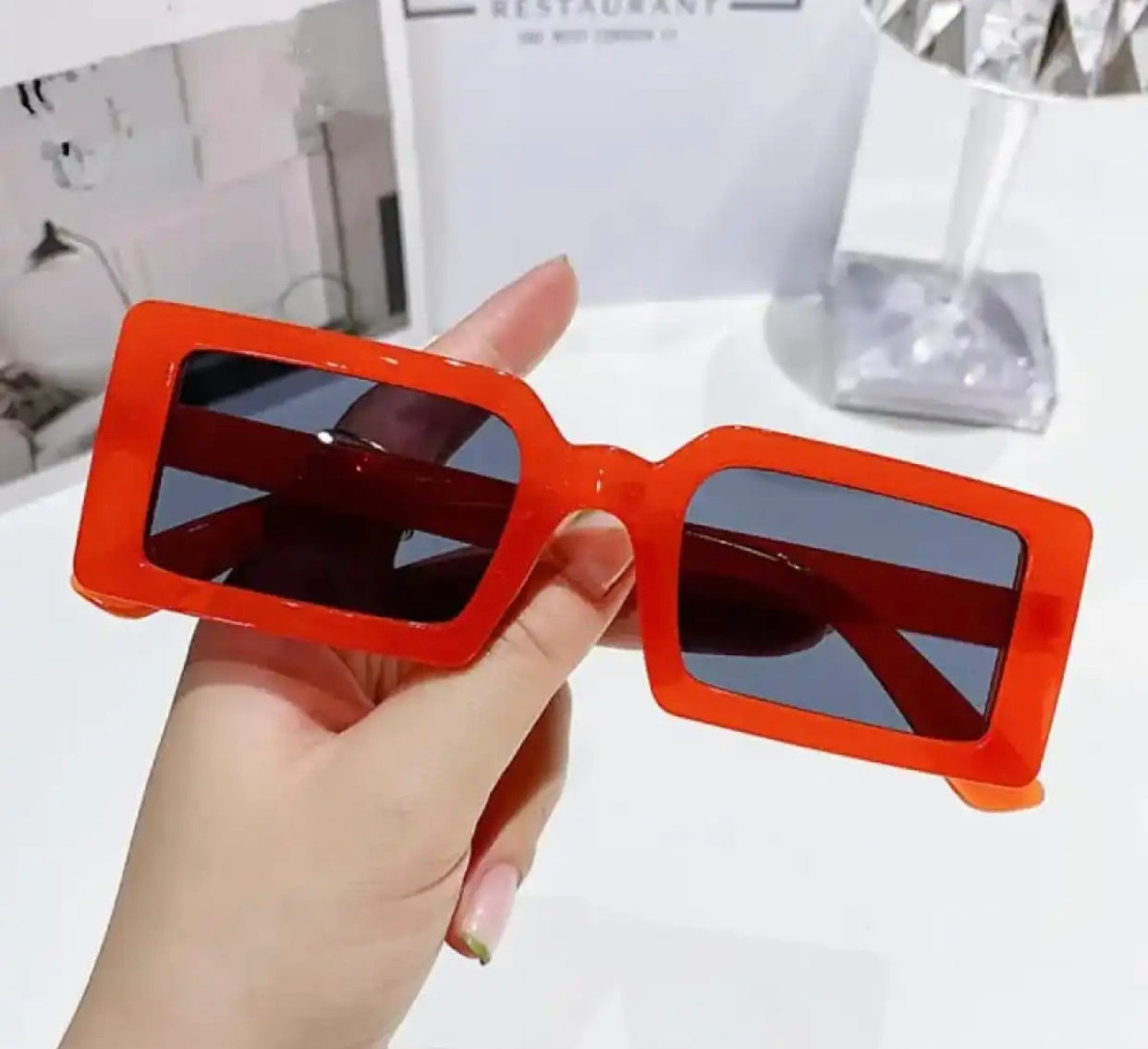 Rectangular frame glasses