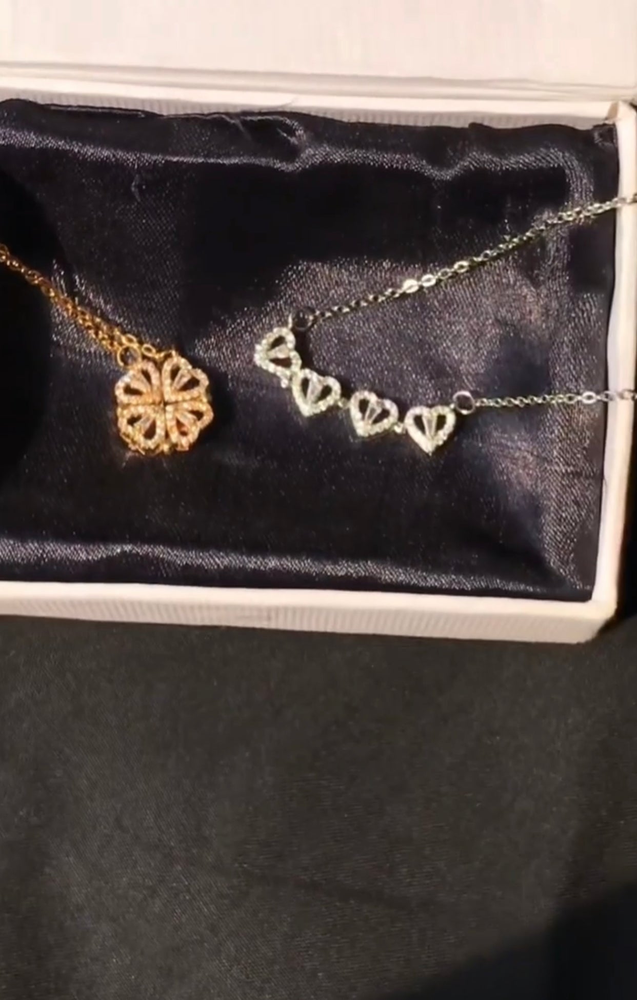 Magnetic flower pendant